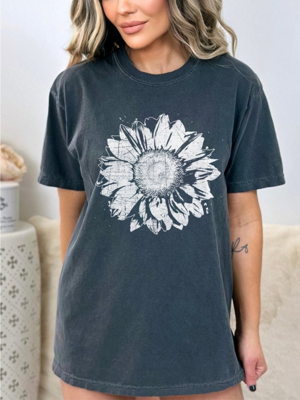 Vintage Inspired Retro Oversized Graphic T-Shirt size Large